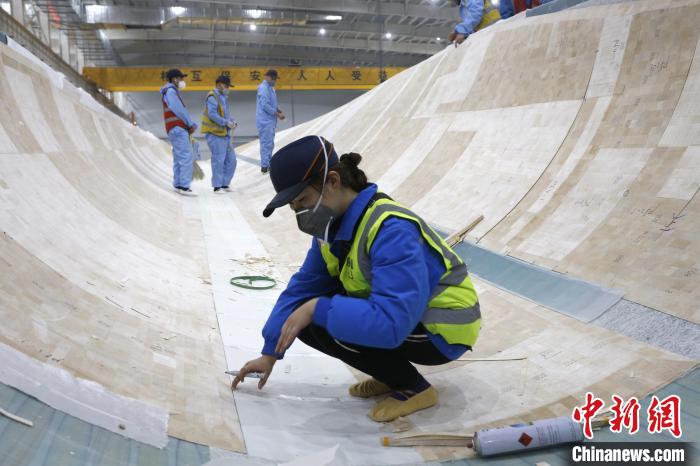 新疆木垒建成大型风力发电叶片制造基地