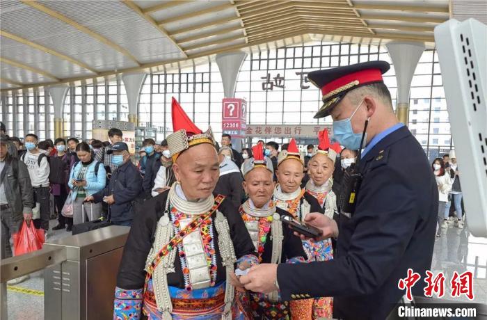 云南弥蒙高铁开通百日：累计发送旅客超40万人次